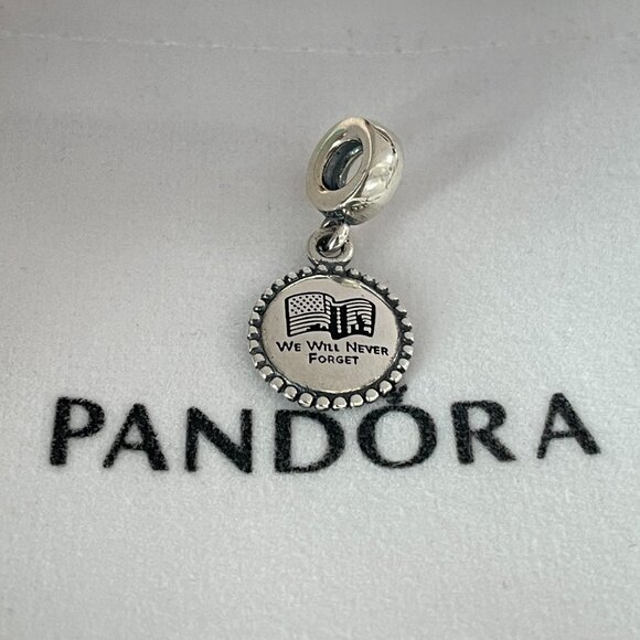 Pandora We Will Never Forget Memorial 9/11 Exclusive Dangle Charm Pendant - Picture 1 of 4